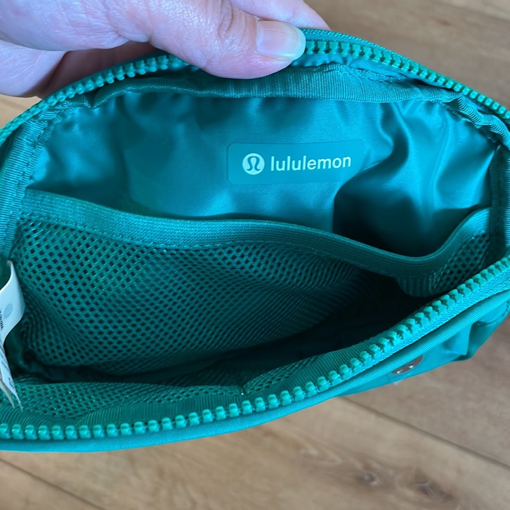 Lululemon belt bag - Picture 3 of 3